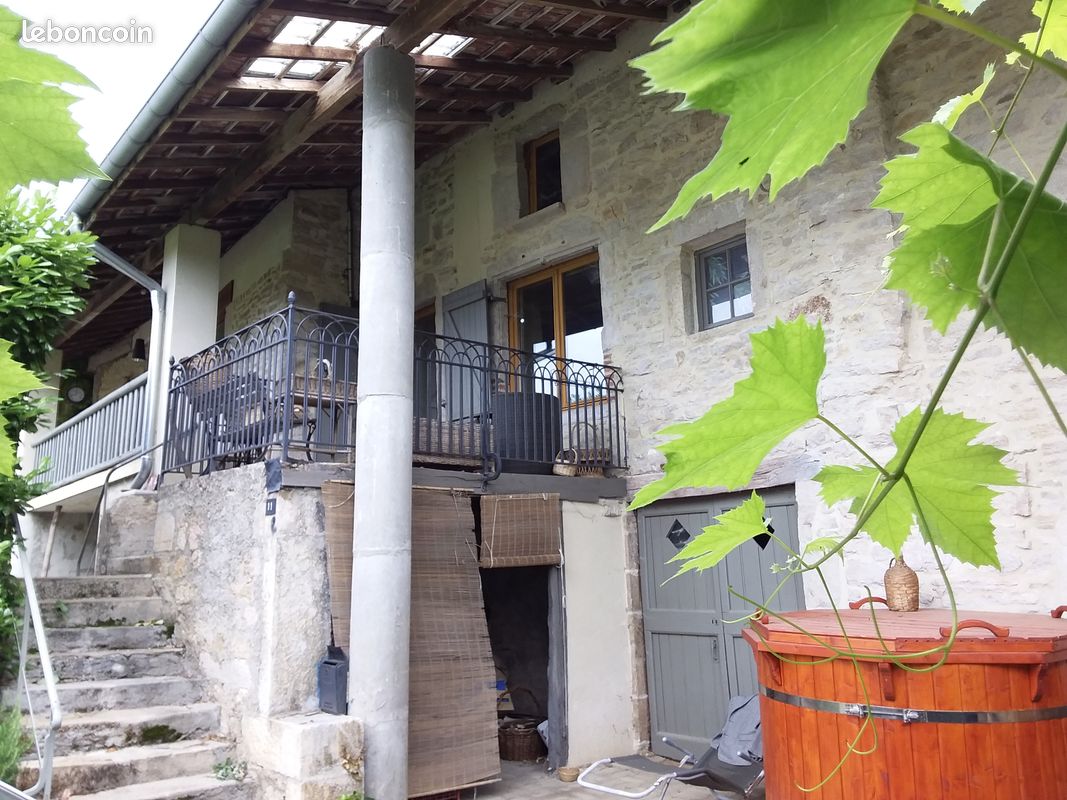 Maison 4 pièces 144 m² · à Saint-Amour · 144 m² · 286 000 €