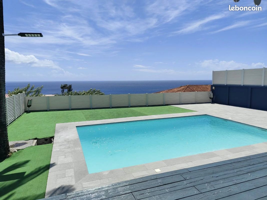 Maison 5 pièces 107 m² · à Schœlcher · 107 m² · 3 800 €/mois