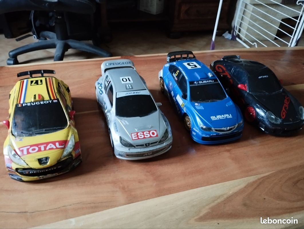 VIDÉO - Cette étrange Peugeot 205 T16 a mangé une Porsche 911 GT3 Cup