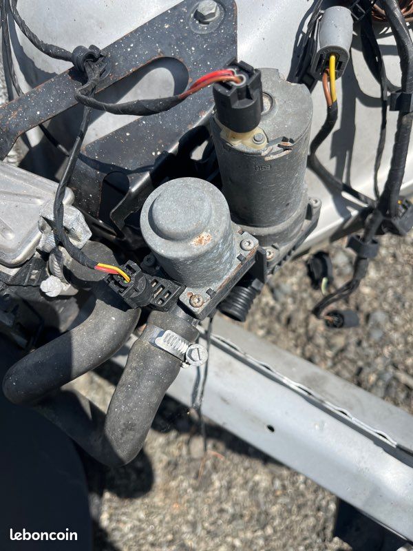 Pompe à eau auxiliaire électrique 320d e46 (image 2)