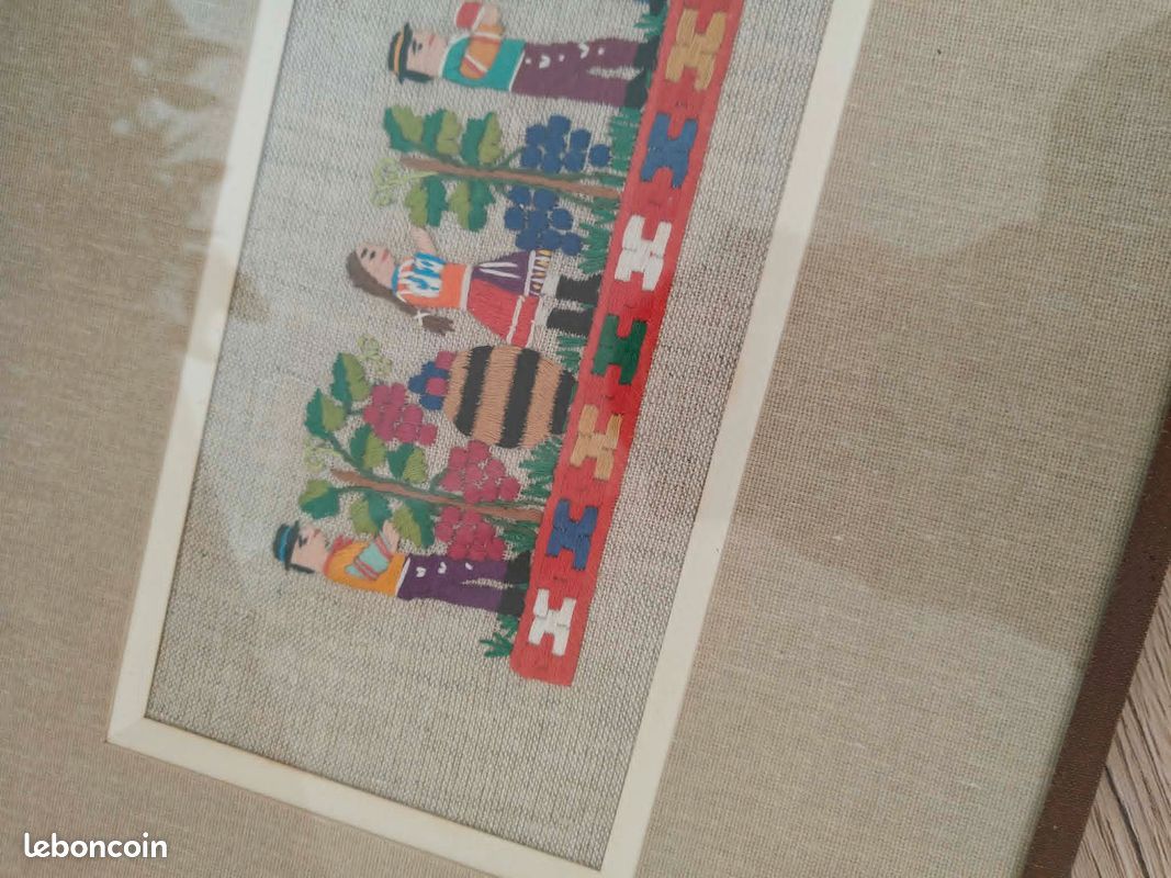 Tableau Textile Tissé Scène de Récolte Folklorique - Art Naïf - Cadre Vintage (image 3)