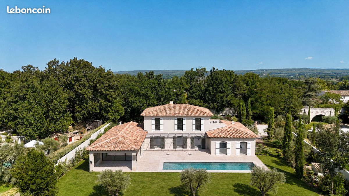Maison 6 pièces 420 m² · à Aix-en-Provence · 420 m² · 12 000 €/mois