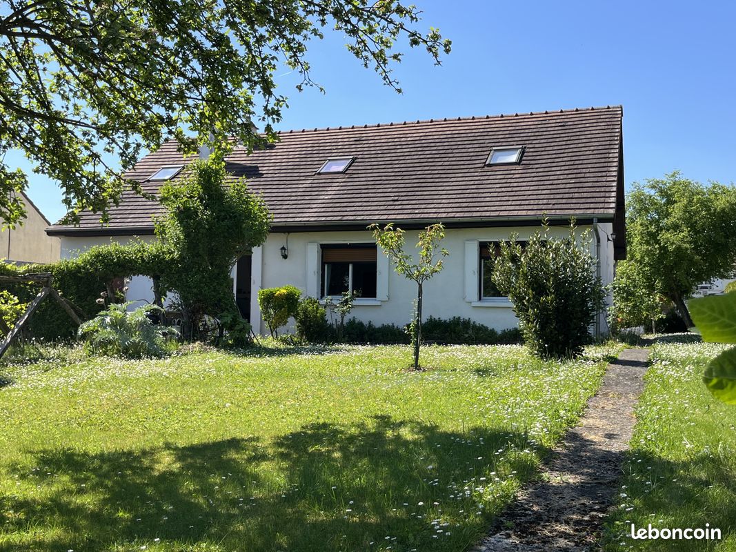 Maison 6 pièces 121 m² · à Grandfresnoy · 121 m² · 243 000 €
