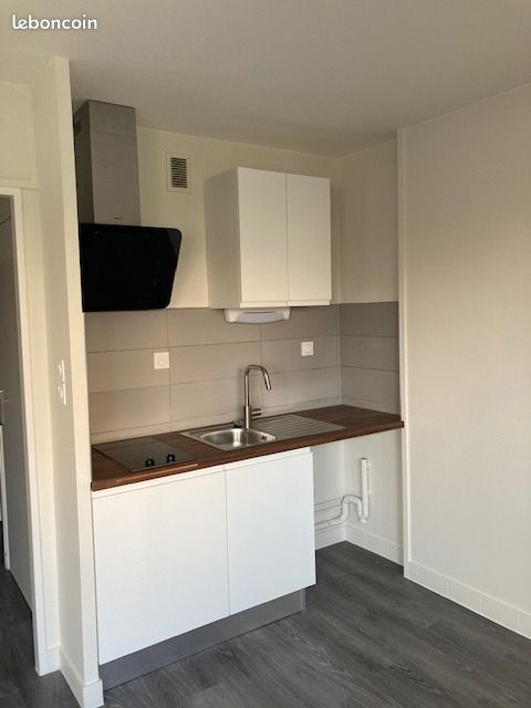 Appartement 1 pièce 28 m² · à Saint-Étienne · 28 m² · 377 €