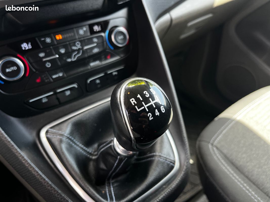 FORD TRANSIT CONNECT KOMBI VAN E85 L1 1.0 E100 Active - Carplay - Caméra de recul (image 21)