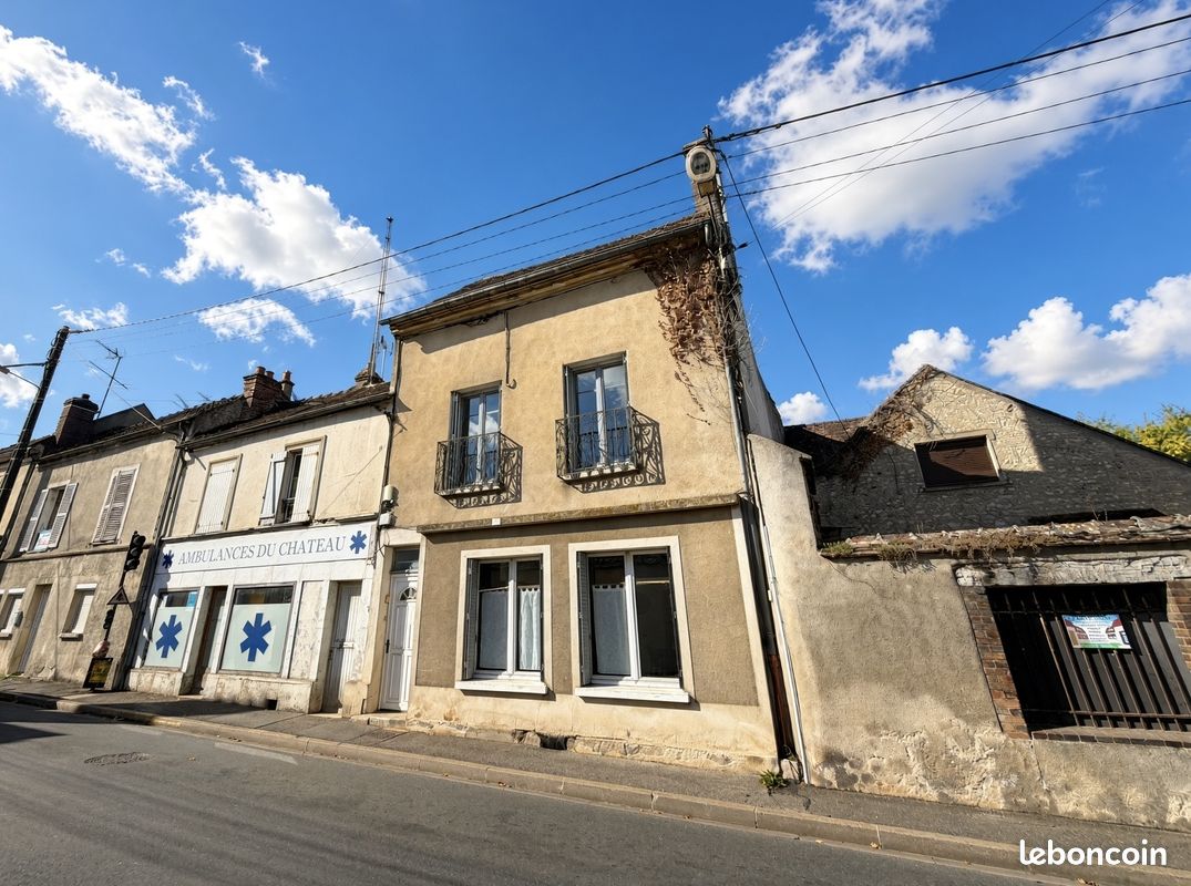 Maison 5 pièces 161 m² · à Égreville · 161 m² · 110 000 €