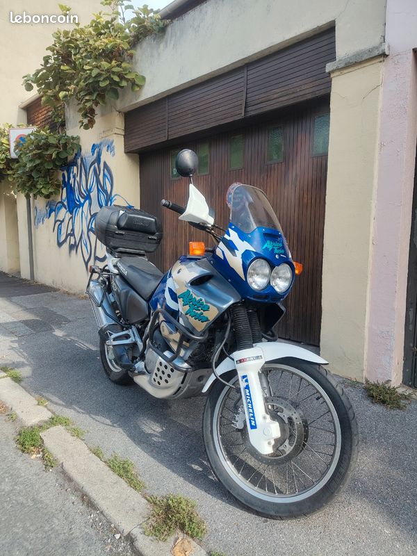 Africa twin (image 1)