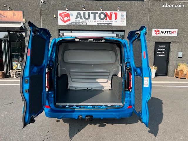 đ 56 950 FORD TRANSIT CUSTOM Sport 170 BVA8 â CABINE MODULABLE 2 Ă 7 PLACES â TVA RĂCUPĂRABLE â DISPONIBLE (image 4)