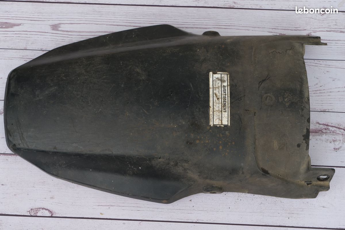 Garde boue arriere Yamaha 125 DTR (image 1)