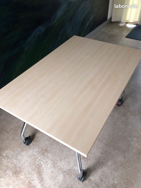 Table de bureau à roulettes (image 1)