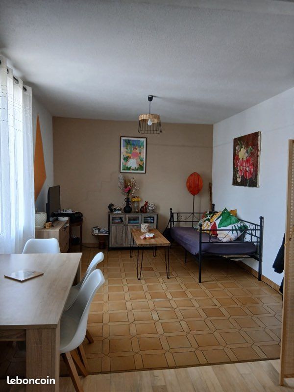 Appartement 3 pièces 75 m² · à Clermont-l'Hérault · 75 m² · 650 €
