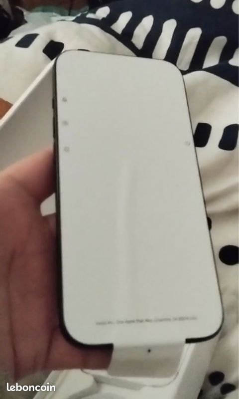 IPhone 15 noir 128 gigas neuf 5G (image 2)