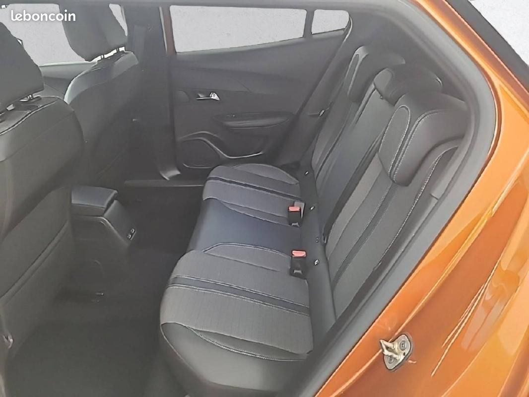 Peugeot 2008 BlueHDi 130 S&S EAT8 - Allure (image 12)