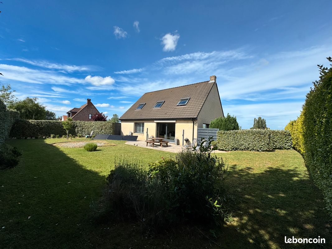 Maison 6 pièces 142 m² · à Crochte · 142 m² · 340 000 €