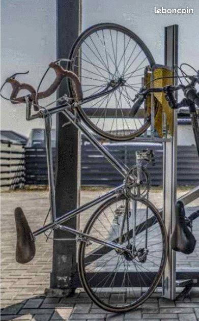 Range-vélo vertical parkis Équipements vélos