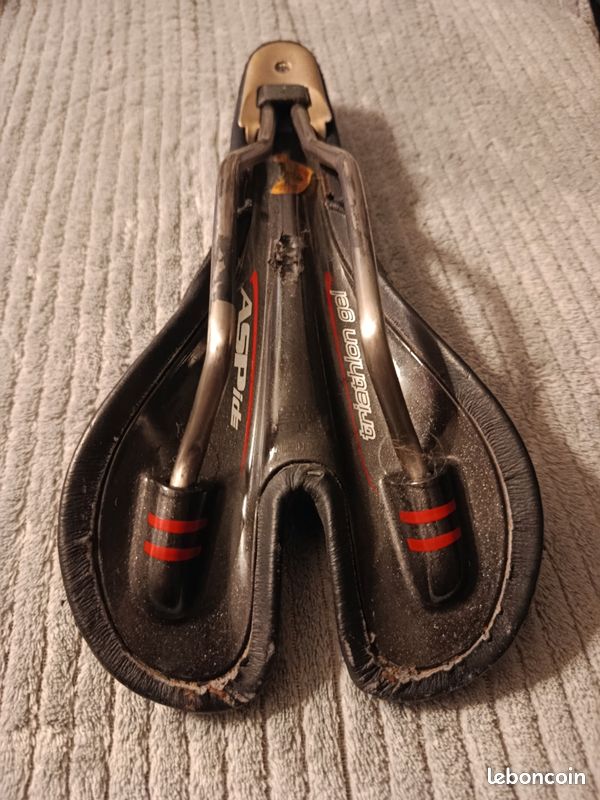 Selle San Marco Aspide Triathalon Gel Selle Titane Rails Noir Selle San Marco Aspide Triathalon Gel Selle Titane Rails Noir