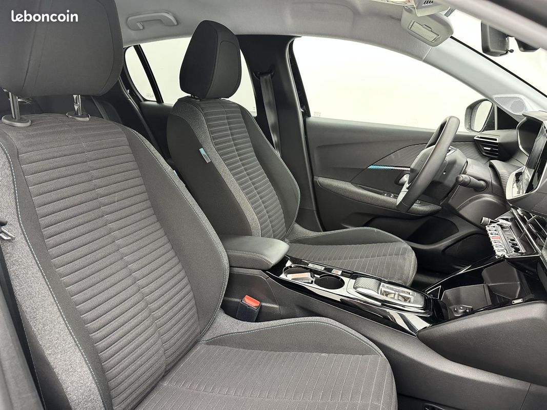PEUGEOT E-208 136ch 50KWH de 2022 - 1ère Main - Style (image 7)