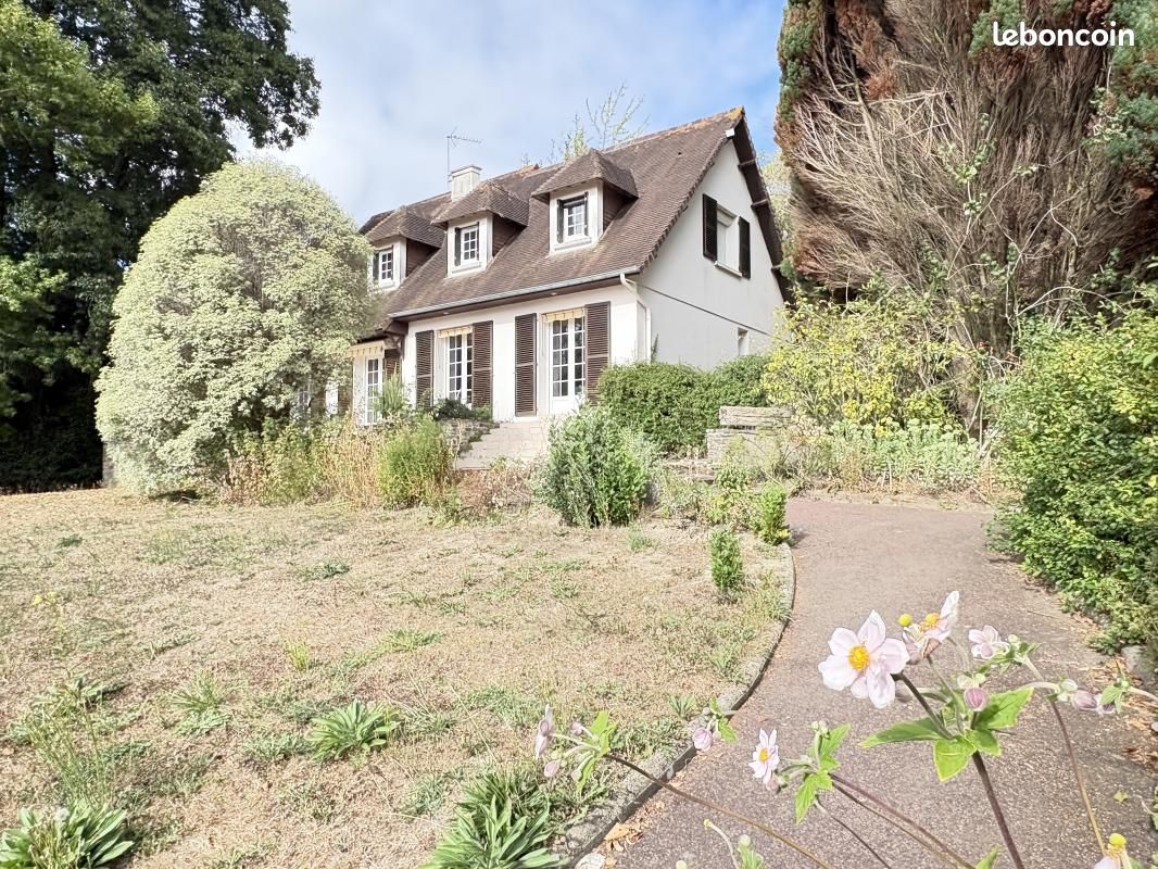 Maison 6 pièces 140 m² · à Bourgvallées · 140 m² · 335 000 €