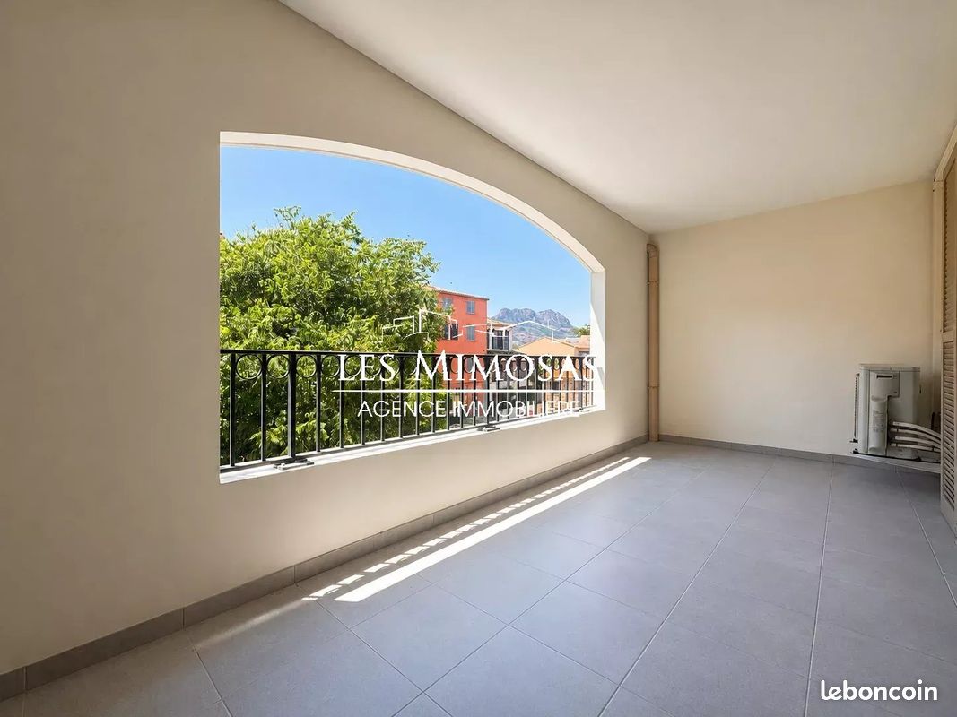 Appartement 3 pièces 84 m² · à Roquebrune-sur-Argens · 84 m² · 350 000 €