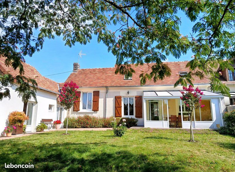 Maison 5 pièces 97 m² · à Mayet · 97 m² · 150 000 €