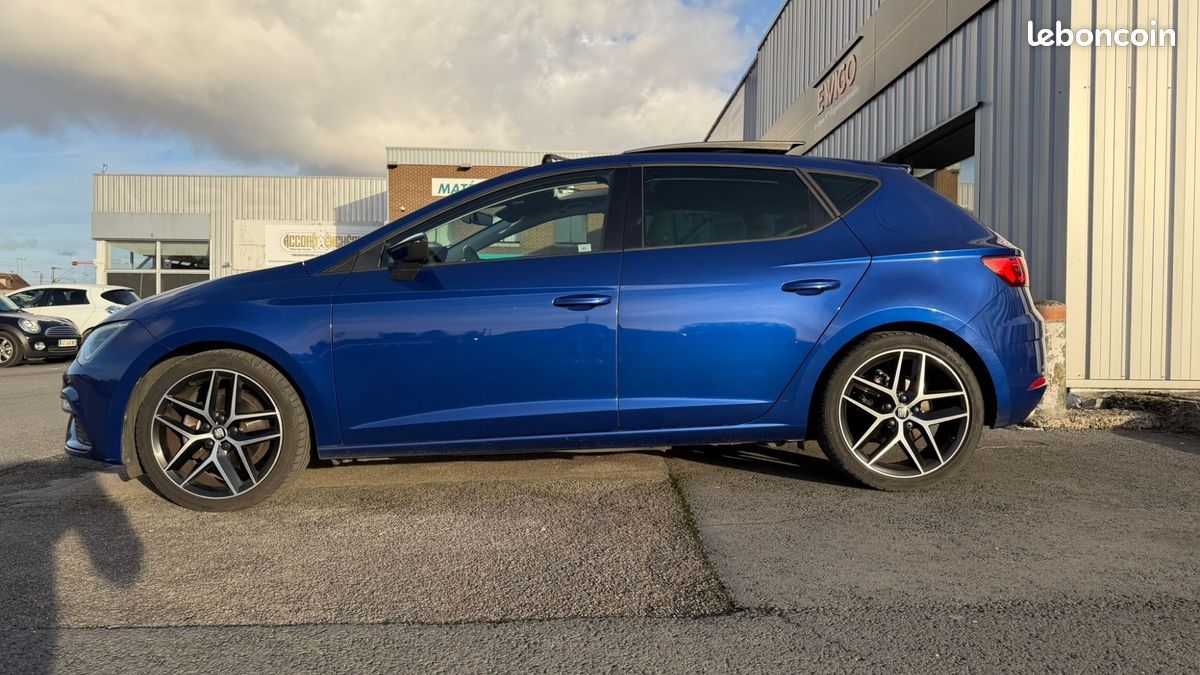 SEAT Leon 1.5 TSI 150 ACT FR DSG * REGULATEUR ADAPTATIF - APPLE CARPLAY - TOIT OUVRANT - CAMERA DE RECUL (image 3)