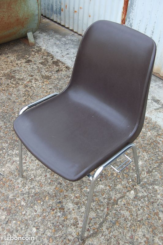 Chaise coque plastique empilable et accrochable, Qté 42+17 (image 2)