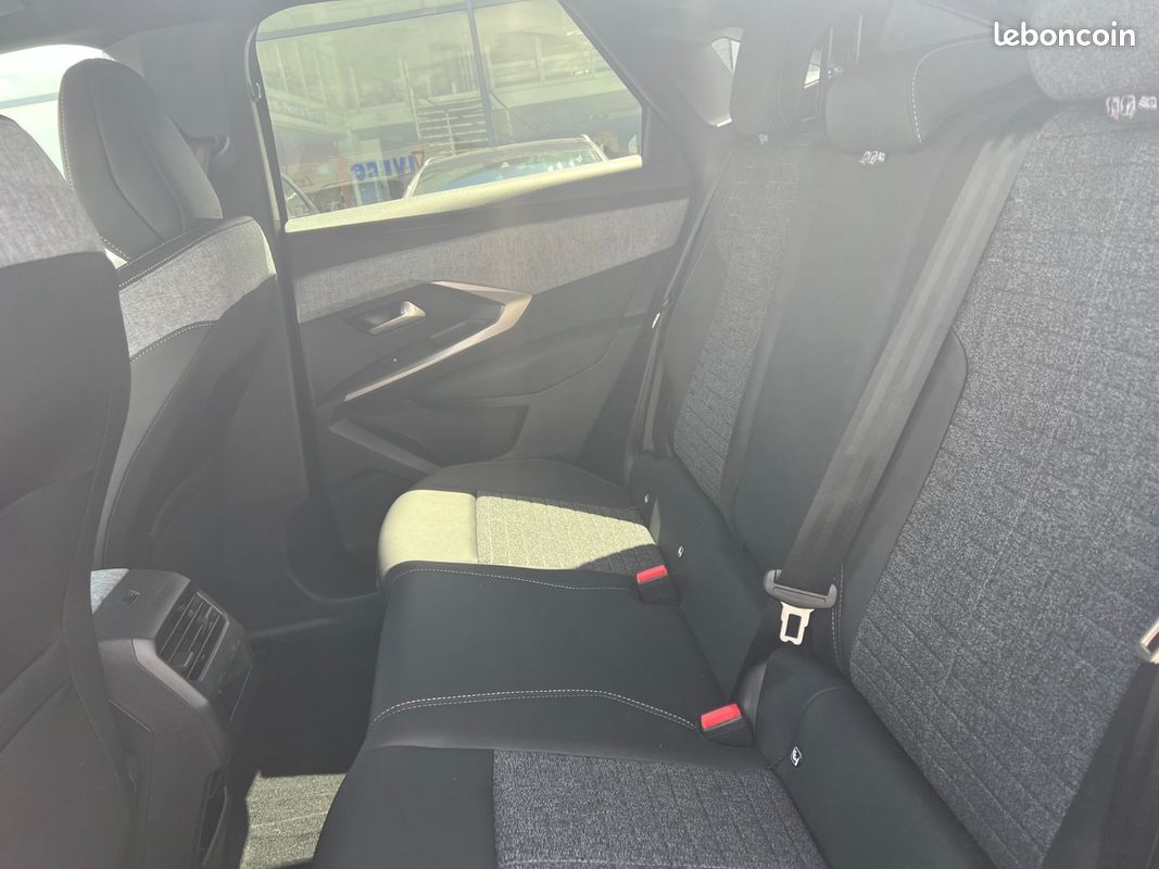 Peugeot 3008 1.2 hybrid 145 e-dcs6 allure (image 12)