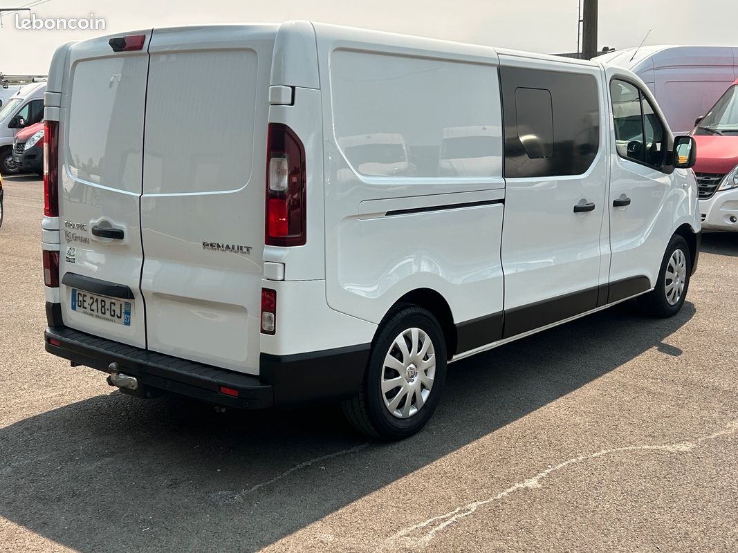 Renault Trafic 2.0 DCI 145ch EDC Boite automatique 1200Kg Fourgon L2H1 Pack Grand Confort Cabine Approfondie 5 Places rabattables Gruau (image 2)