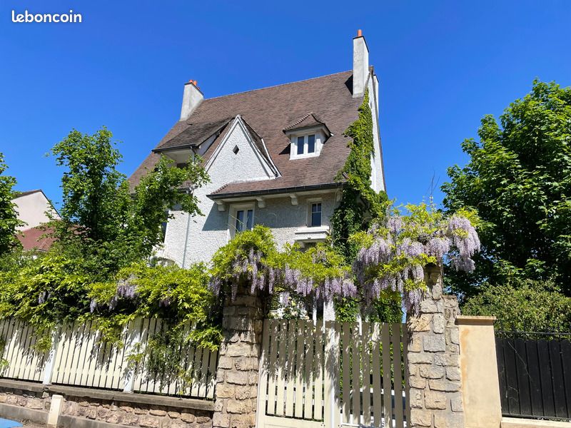 Maison 10 pièces 262 m² · à Sceaux · 262 m² · 1 590 000 €