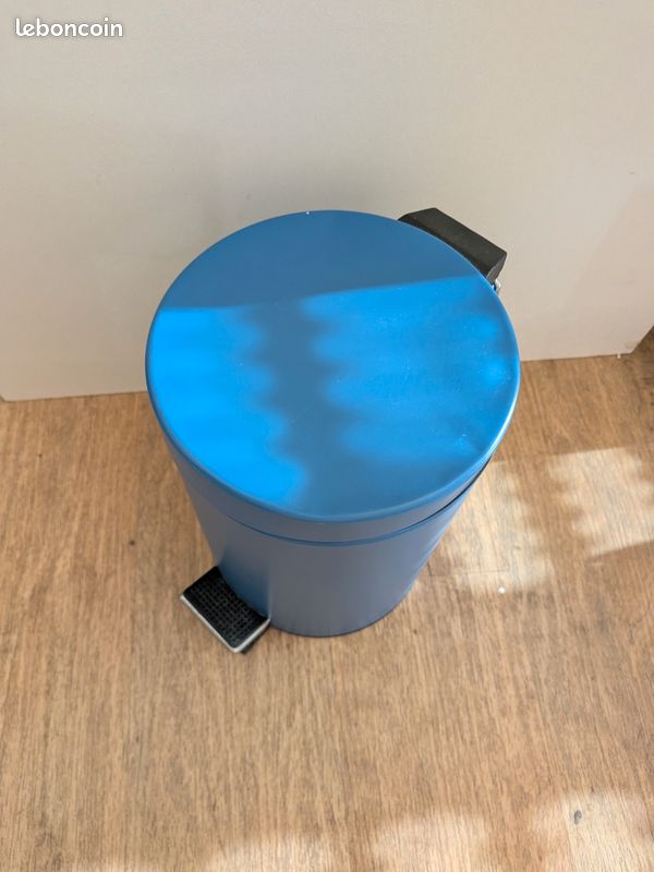 Poubelle salle de bain (image 2)