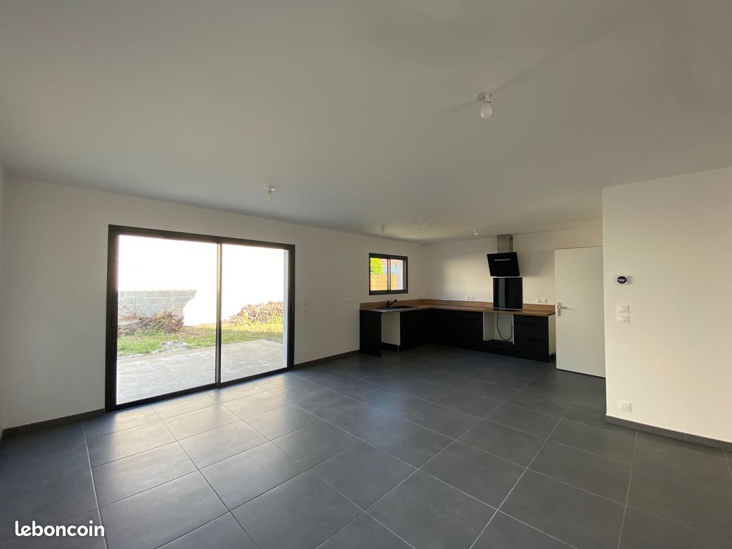 Maison 5 pièces 110 m² · à Saint-Jean-d'Illac · 110 m² · 385 000 €