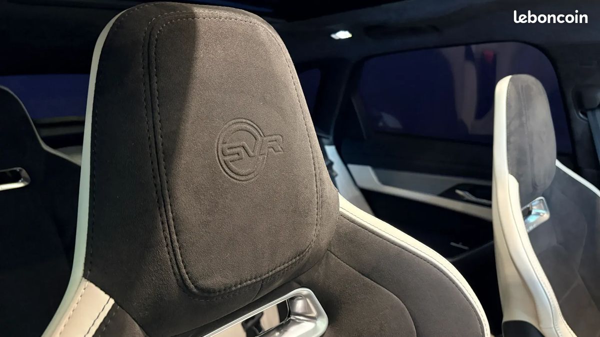 Jaguar F-Pace SVR 5.0 550ch 4x4 - Rare Phase 2 - Toit ouvrant - Son Meridian - Sièges AV/AR et volant chauffants (image 25)
