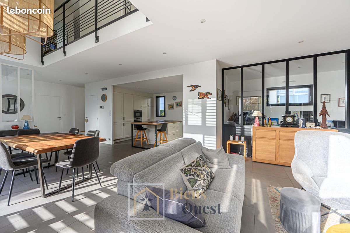 Maison 6 pièces 160 m² · à Crach · 160 m² · 698 880 €