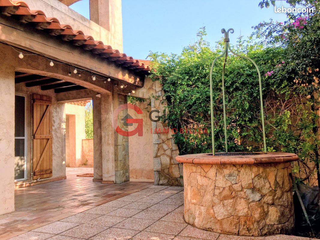 Maison 7 pièces 207 m² · à La Seyne-sur-Mer · 207 m² · 550 000 €