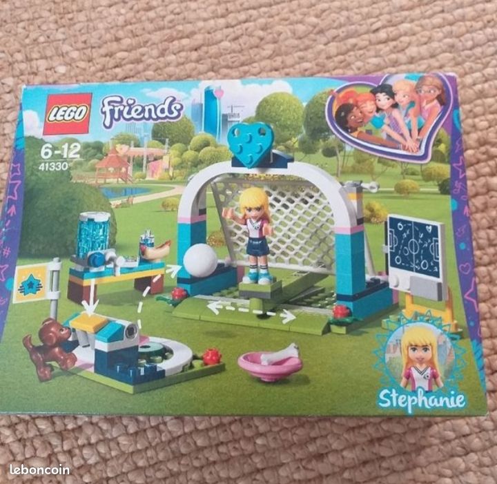 LEGO Friends 41330 L'entraînement de foot de Stéphanie (image 1)