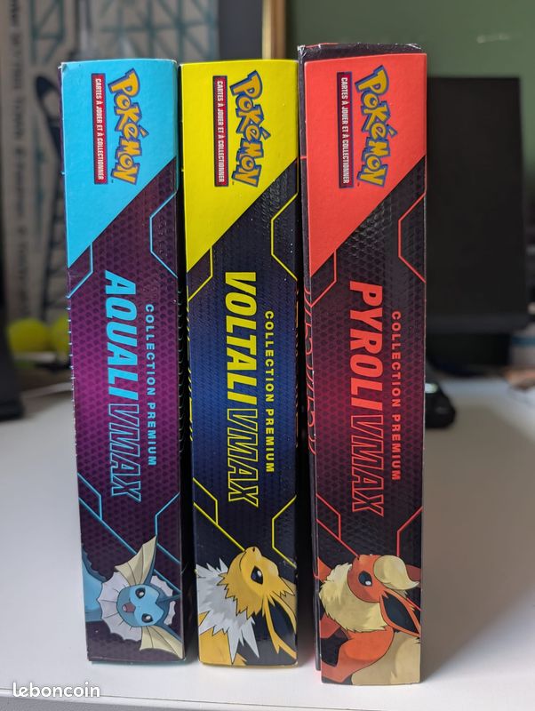 Coffrets Pokémon Collection Premium Évolitions : Pyroli VMAX Voltali VMAX et Aquali VMAX Neufs en Version Française EB7 (image 5)