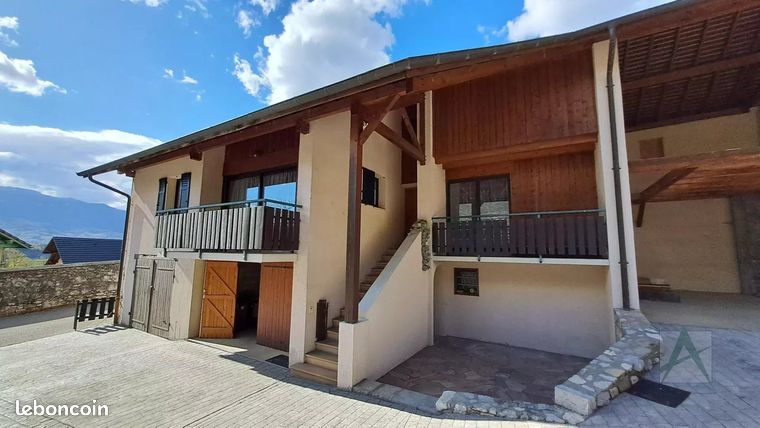 Maison 7 pièces 265 m²