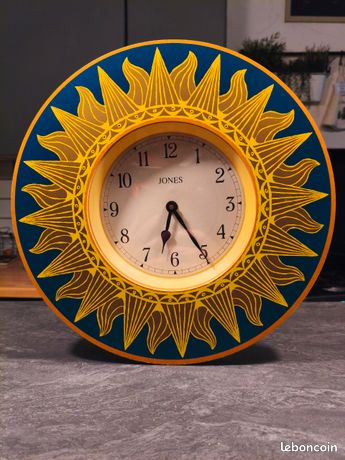 JONES CLOCKS Horloge Murale Pulsar Rétro Carrée Arrondie 25cm Orange - Design Moderne Cuisine Salon Bureau