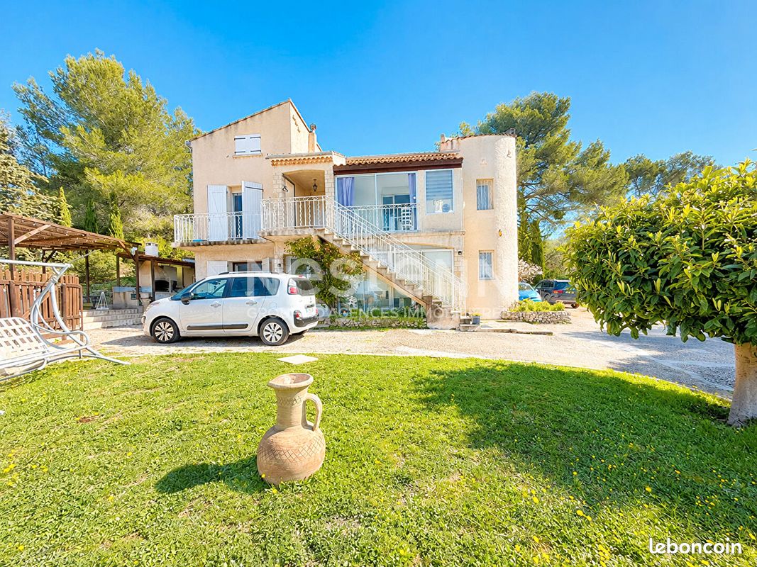 Maison 7 pièces 197 m² · à Simiane-Collongue · 197 m² · 730 000 €
