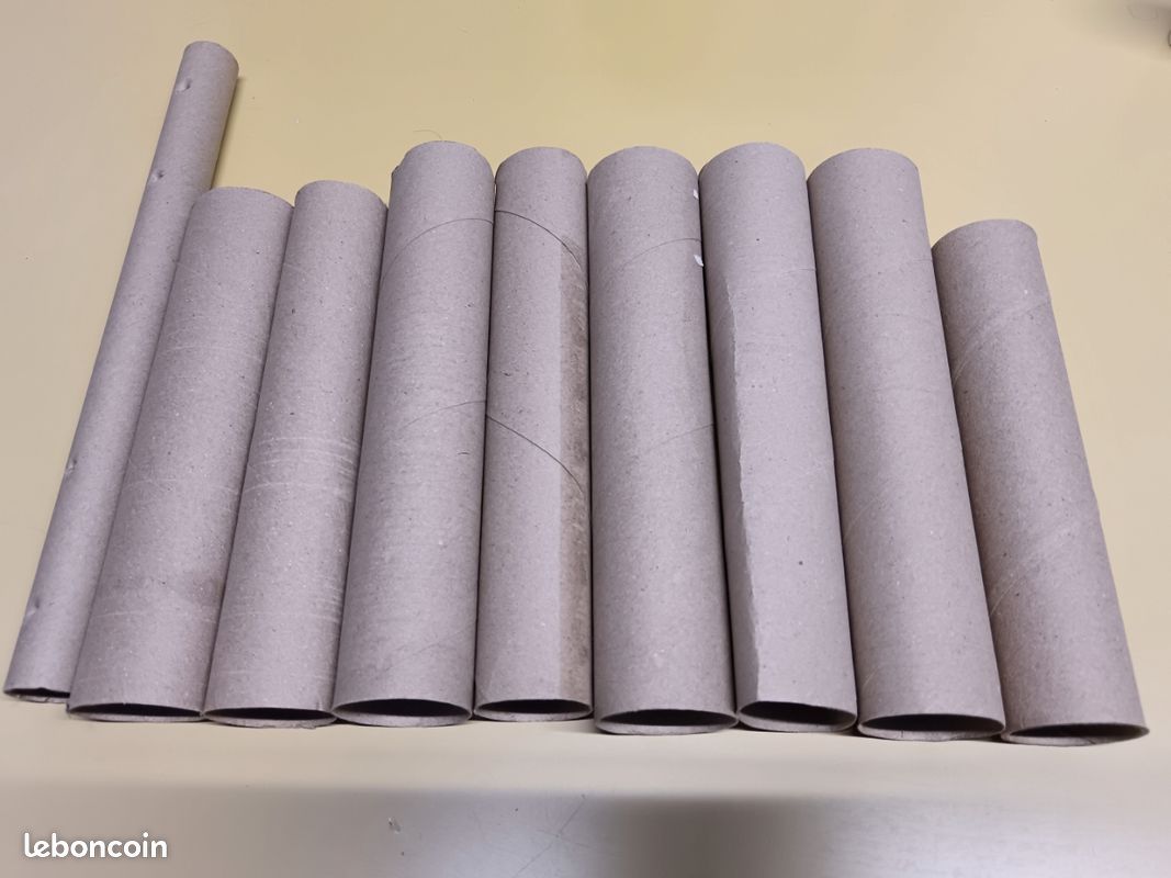 8 Rouleaux de carton (image 1)