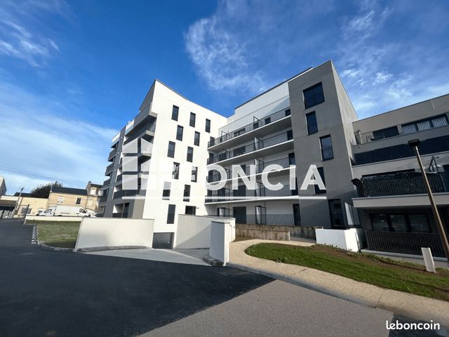 Appartement 4 pièces 92 m² · à Caen · 92 m² · 988 €