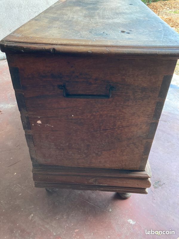 Coffre ancien ou Maie noyer 18eme (image 4)