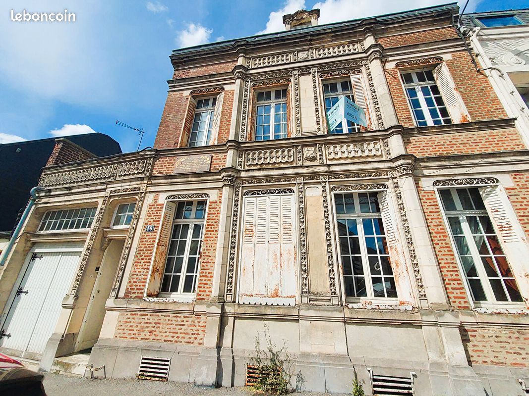 Maison 10 pièces 303 m² · à Saint-Quentin · 303 m² · 197 000 €