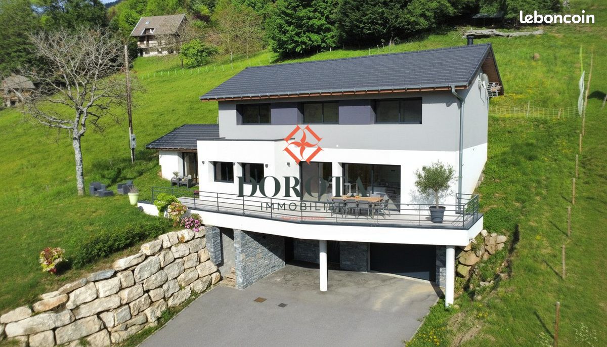 Maison 5 pièces 179 m² · à Theys · 179 m² · 677 000 €