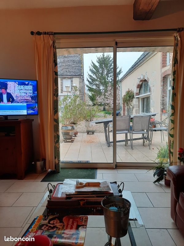 Maison 6 pièces 211 m² · à Véron · 211 m² · 295 000 €