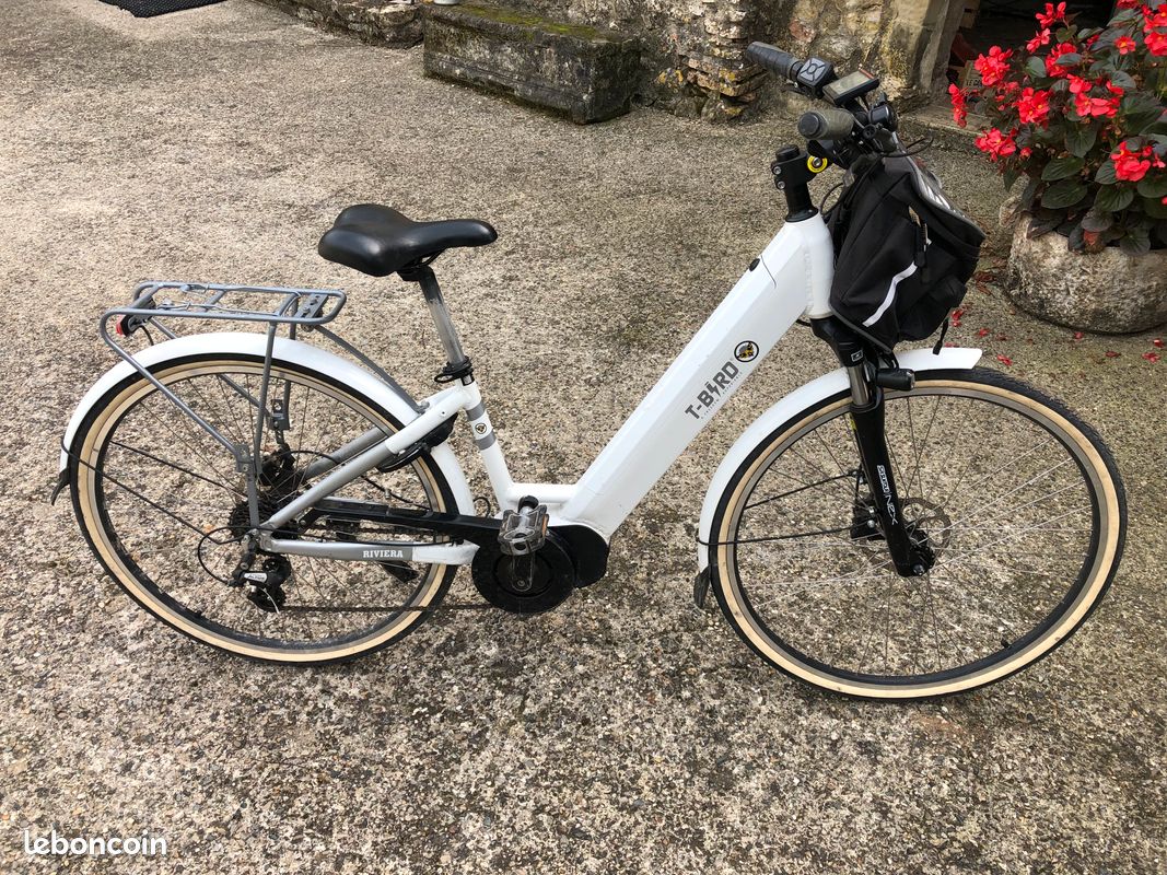 Vélo électrique T Bird peu utilisé avec faible kilométrage Vélos