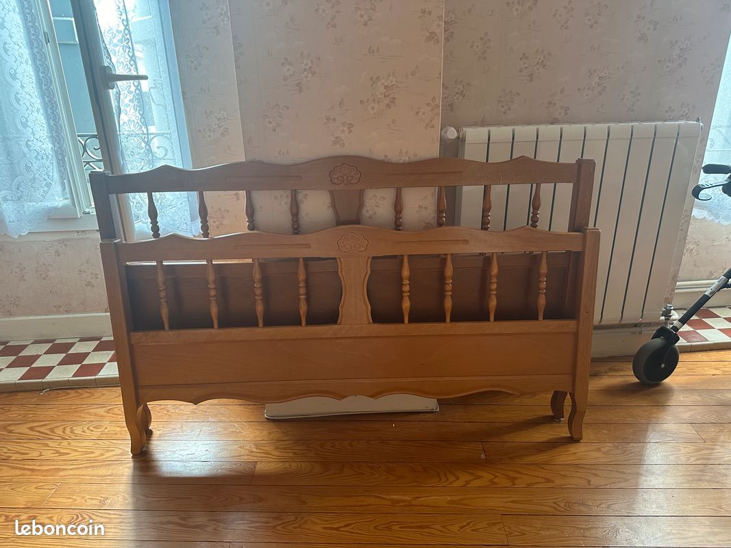 Lit ancien (image 1)