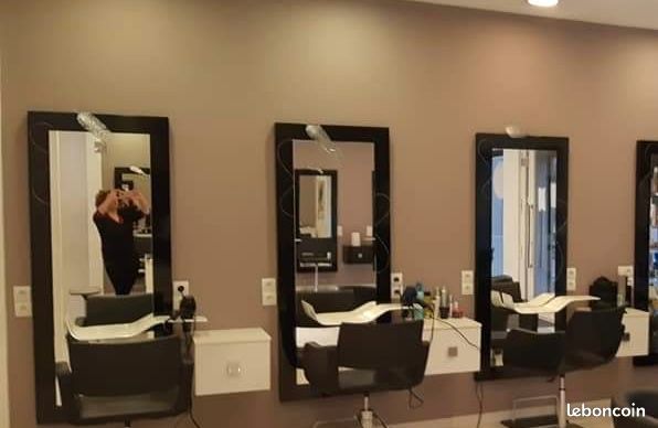 Miroir avec un accesoire (image 1)