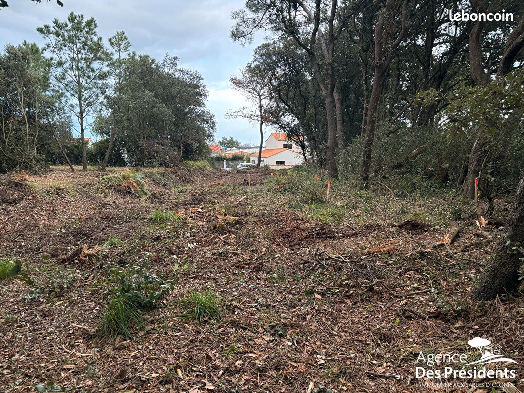 Terrain 707 m² · à Les Sables-d'Olonne · 707 m² · 341 300 €