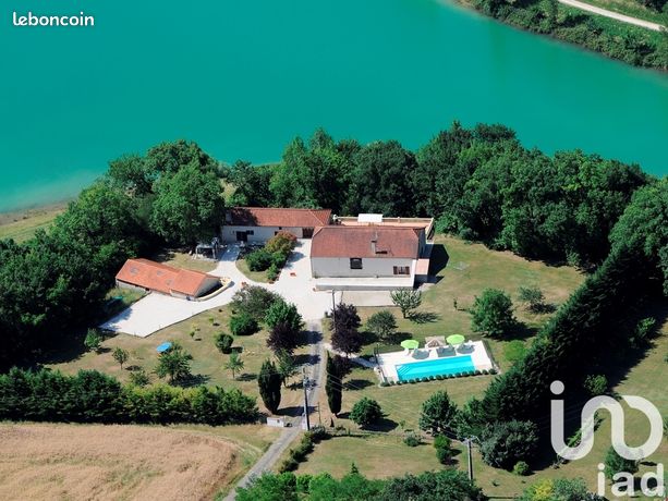 Propriété 7 pièces 192 m²